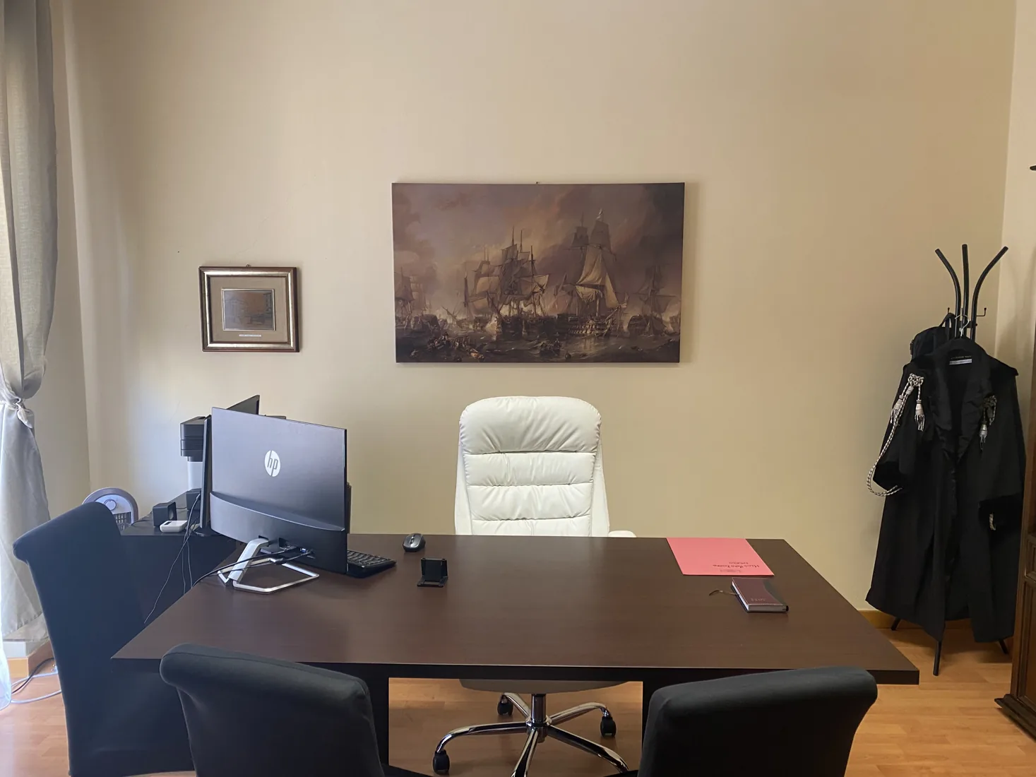 Sala riunioni dello studio in Via Asti a Cagliari